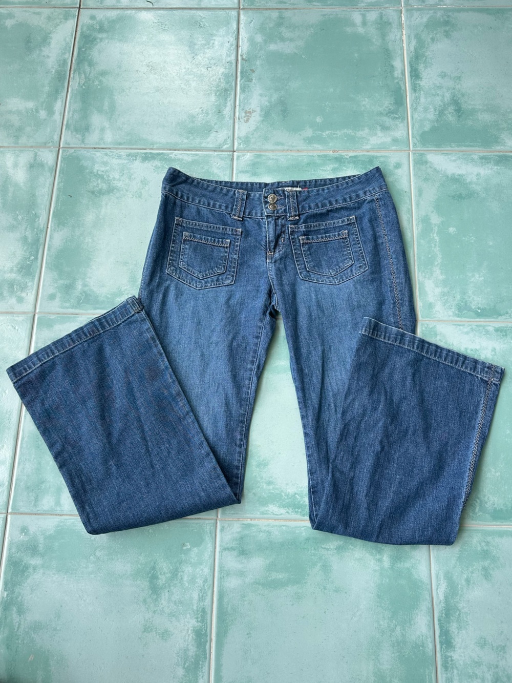 Roxy Jean Low Rise Medium Wash Bootcut Jeans Size 32”